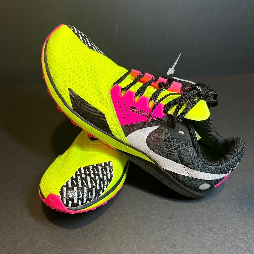 Nike zoom rival waffle 6 volt hyper pink